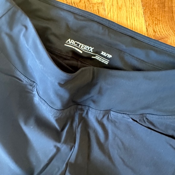 Arc'Teryx Kapta Shorts Womens - XS - Picture 3 of 4